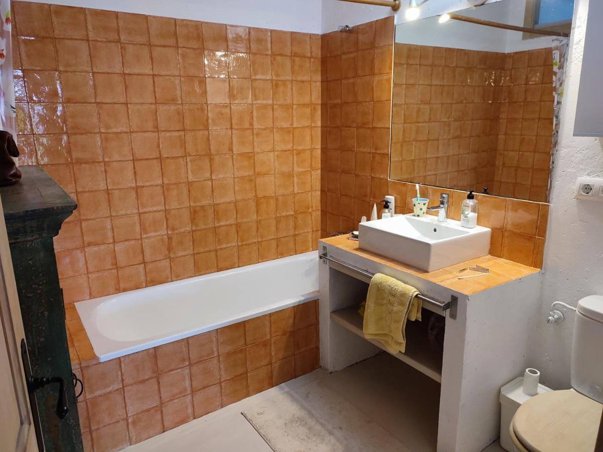 Casa De Babel Bed & Breakfast Кудилеро Екстериор снимка